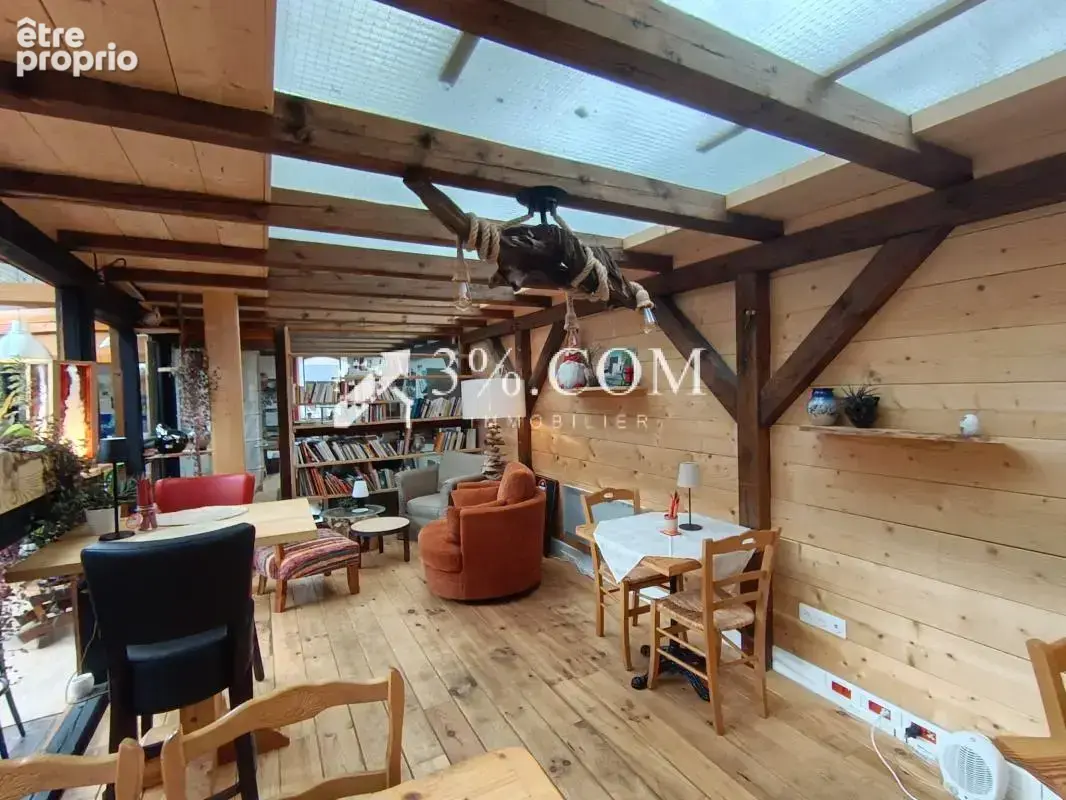 Local professionnel + deux terrains nus - photo 19