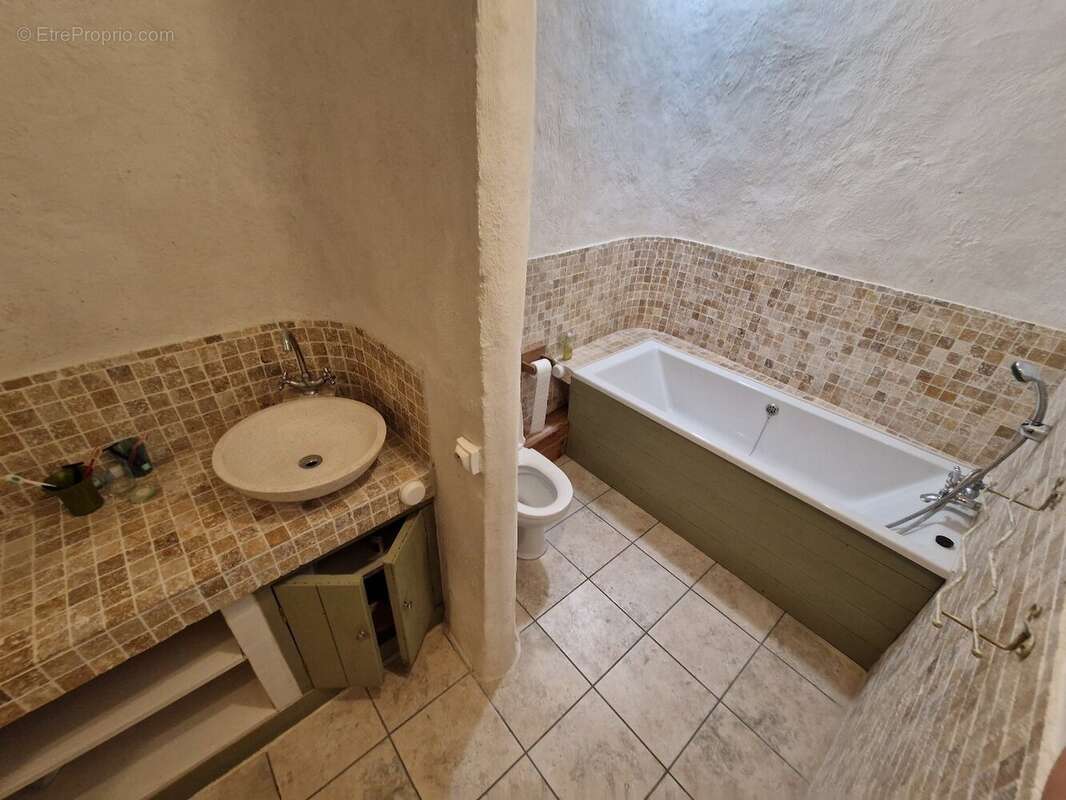CORBIERES - Maison de village en pierre de type 4 avec terrasse - photo 15
