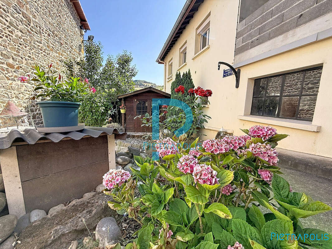 Appartement 108 m² à Saint-Forgeux  - photo 2
