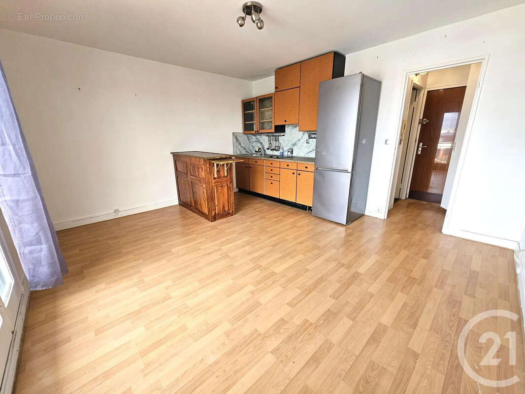 Appartement à SAINT-MAUR-DES-FOSSES