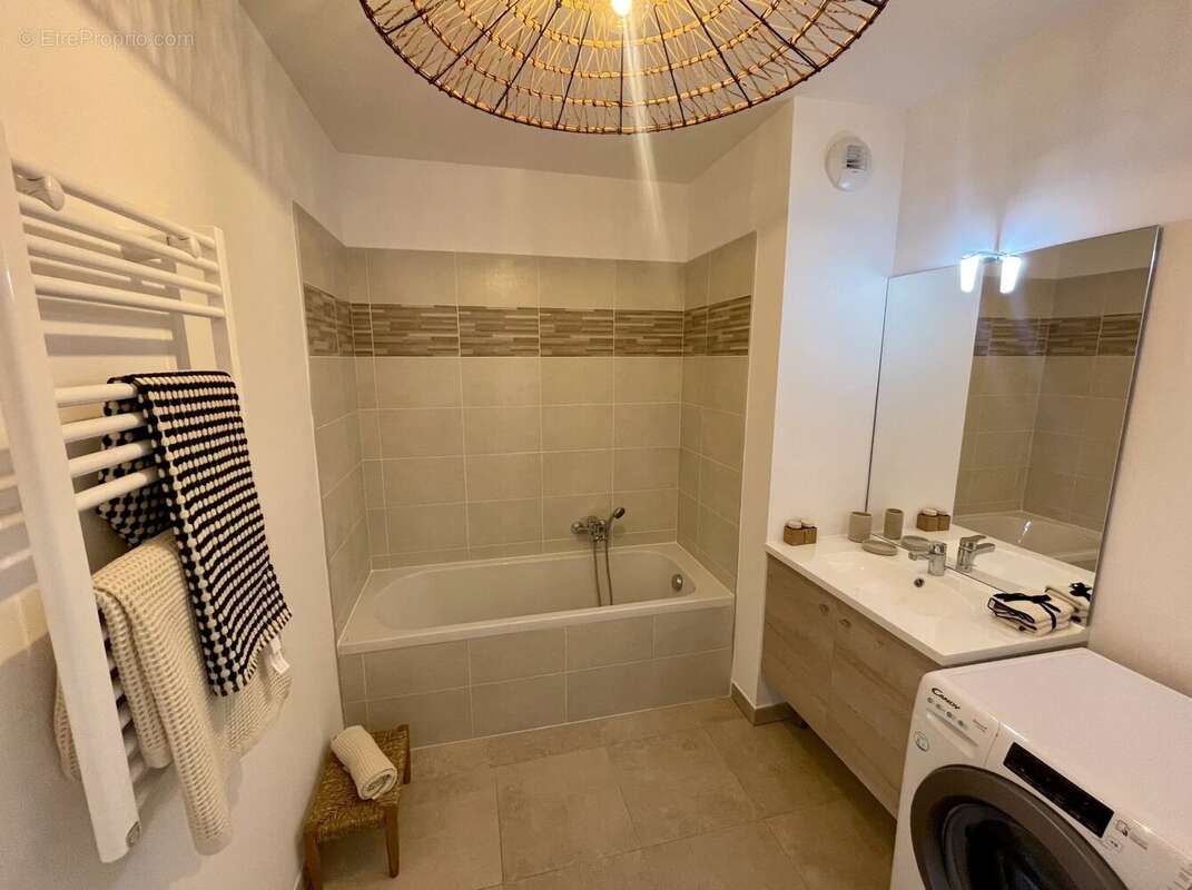 Appartement à ROQUEFORT-LES-PINS