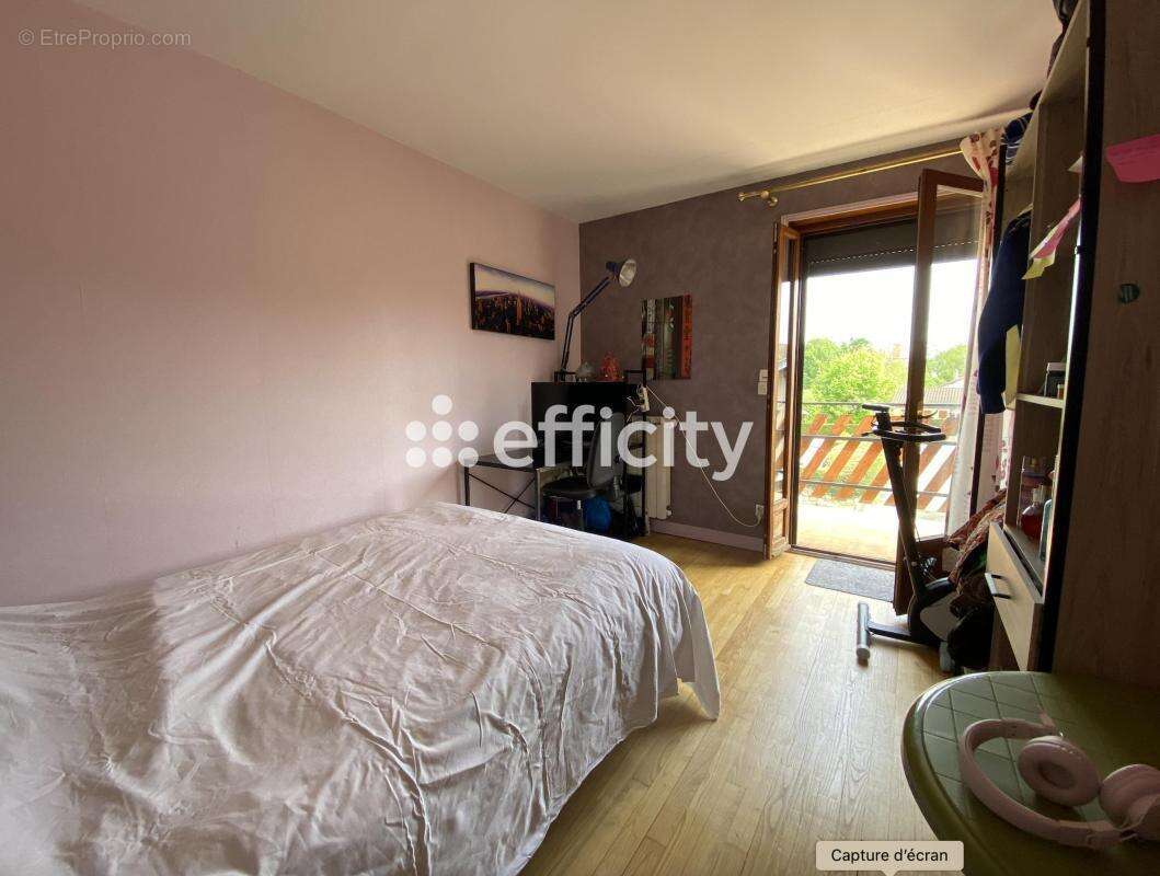 Maison 150 m² à Feurs  - photo 13