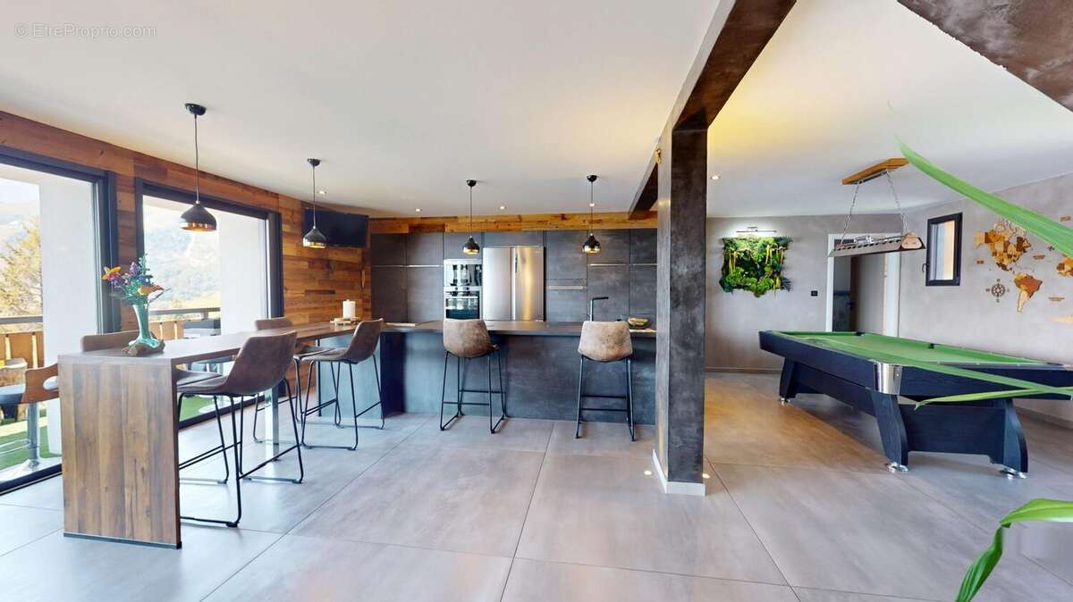Appartement 245 m² à Fontcouverte-La-Toussuire  - photo 4