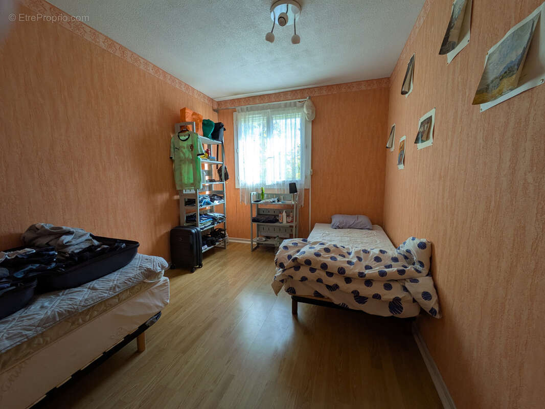 Appartement à BAGNOLS-SUR-CEZE