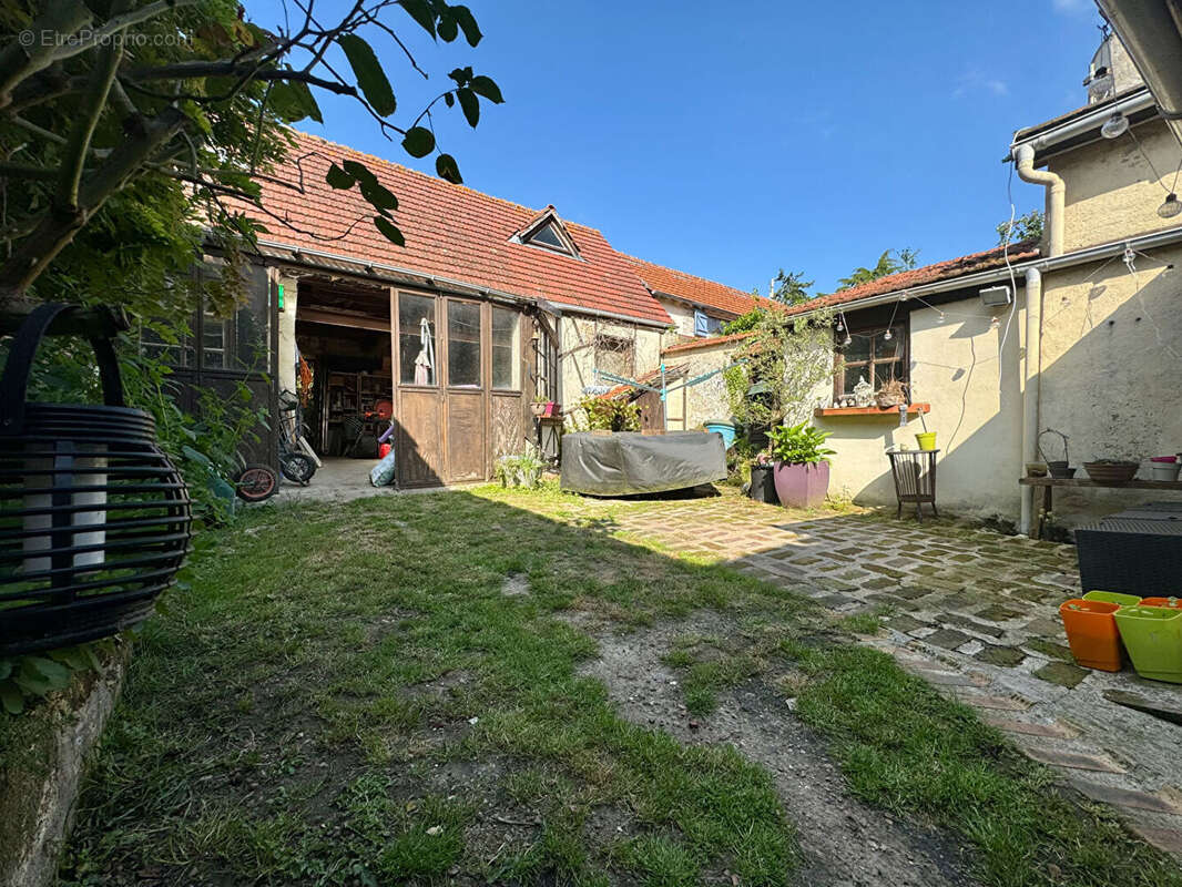 Maison à IVRY-LE-TEMPLE