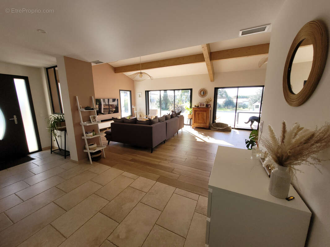 Secteur Clape Superbe Villa neuve de 206m2 sur 1365 m2 de terrain à vendre 697000 €. - photo 9