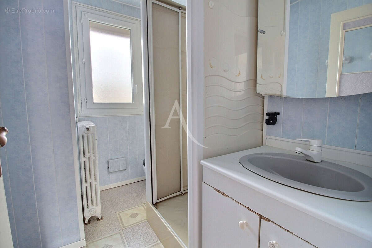 Maison à SAINT-ETIENNE-DU-ROUVRAY