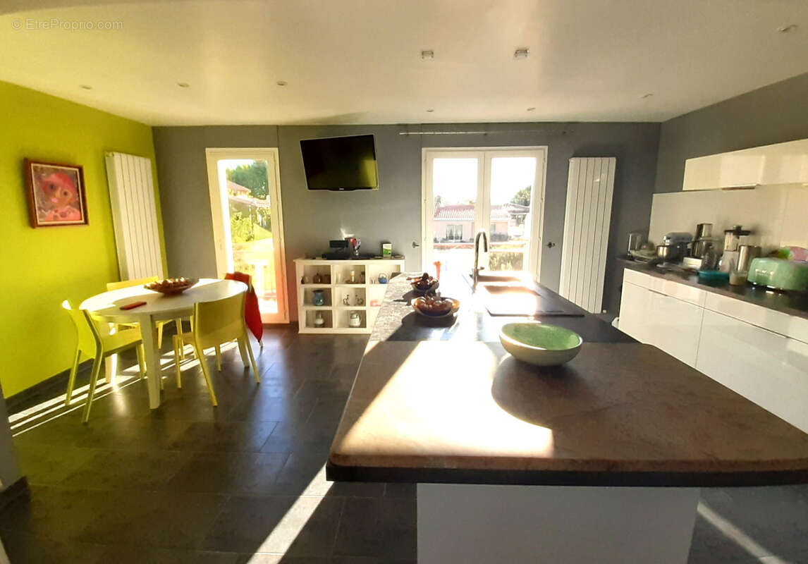 Maison à SAINT-GENIS-DES-FONTAINES