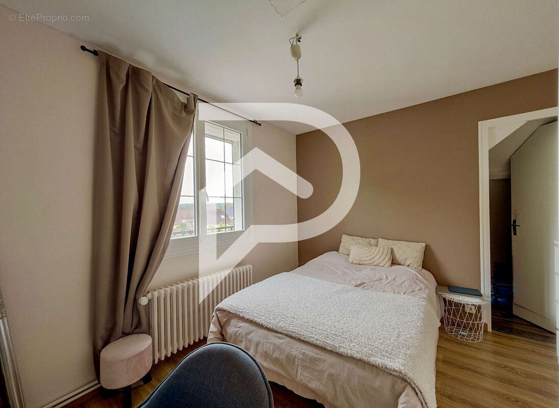 Maison à VILLENEUVE-SAINT-GERMAIN