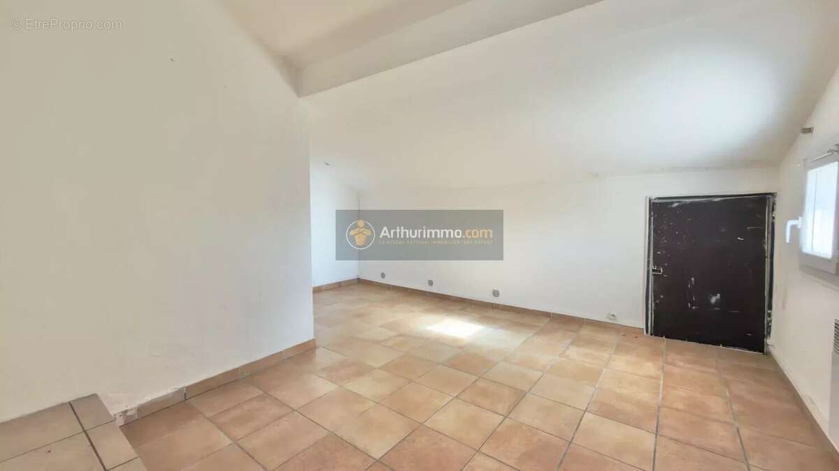Appartement à PUGET-SUR-ARGENS