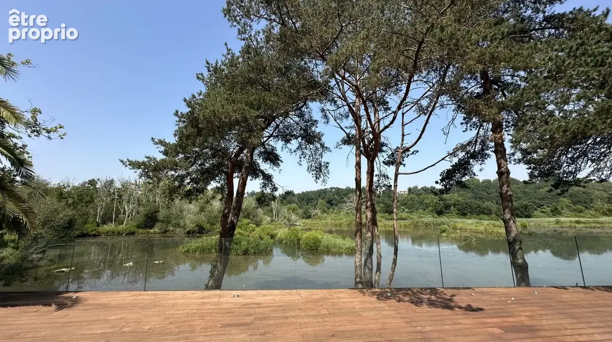 Lieu exceptionnel de 15 hectares dont 3 hectares d'etang pour cette propriete de 322 m2 - photo 5