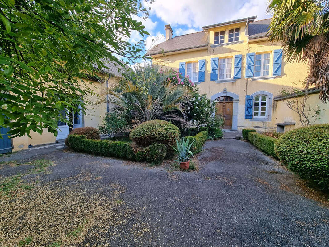 Maison Ger 8 pièces 289m² Corps de ferme d'exception  Un véritable havre de paix au coeur de la nature - photo 2