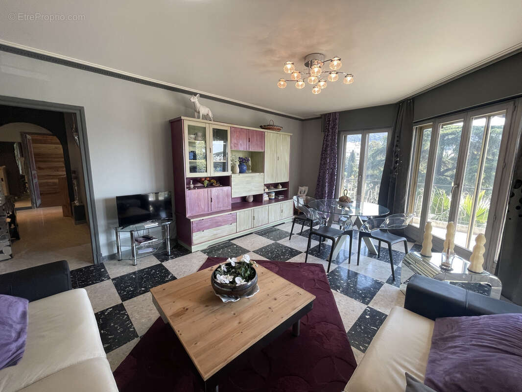 Appartement à LE CANNET