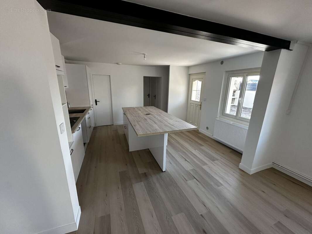 Maison à INCARVILLE