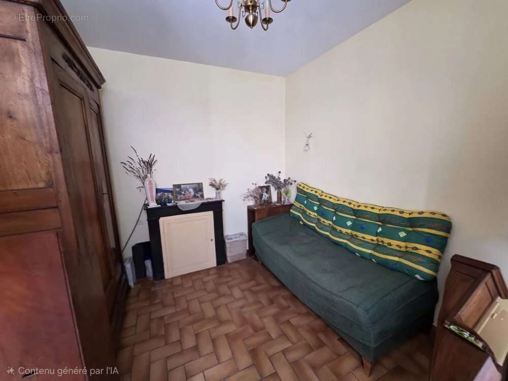 Maison à SAINT-MARTIN-DE-LA-CLUZE