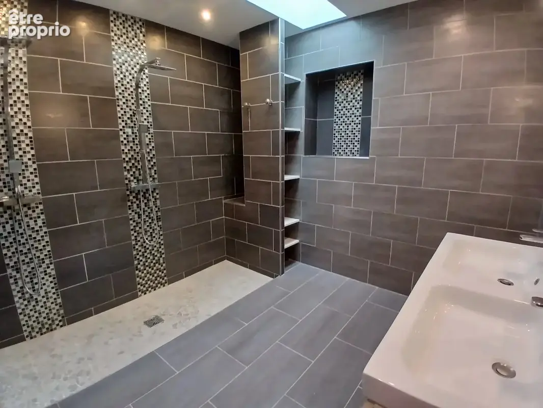Pavillon moderne de 5 chambres avec piscine - photo 9