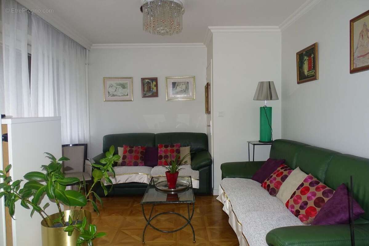 Appartement 81 m² à Creteil  - photo 2