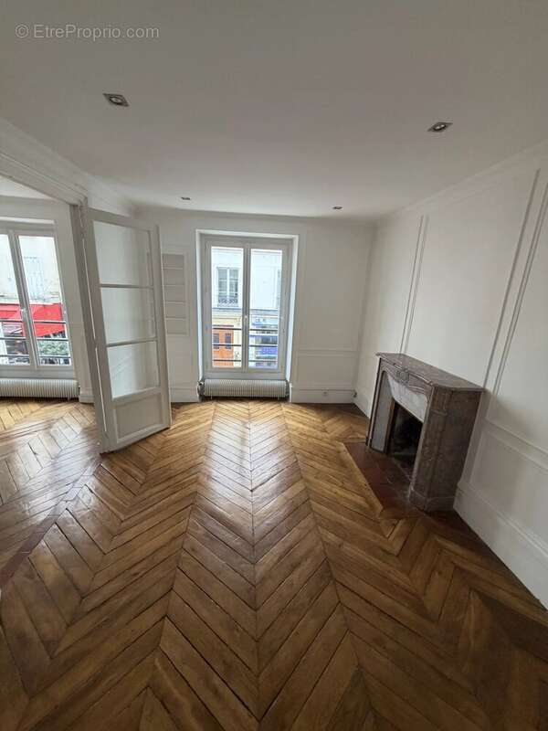 Appartement à PARIS-7E