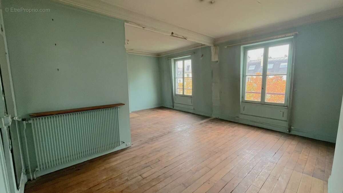 Appartement à PARIS-17E