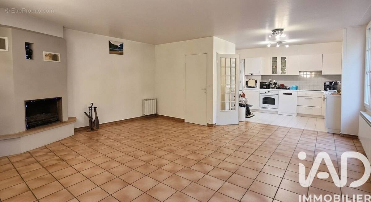 Photo 1 - Maison à BURES-SUR-YVETTE