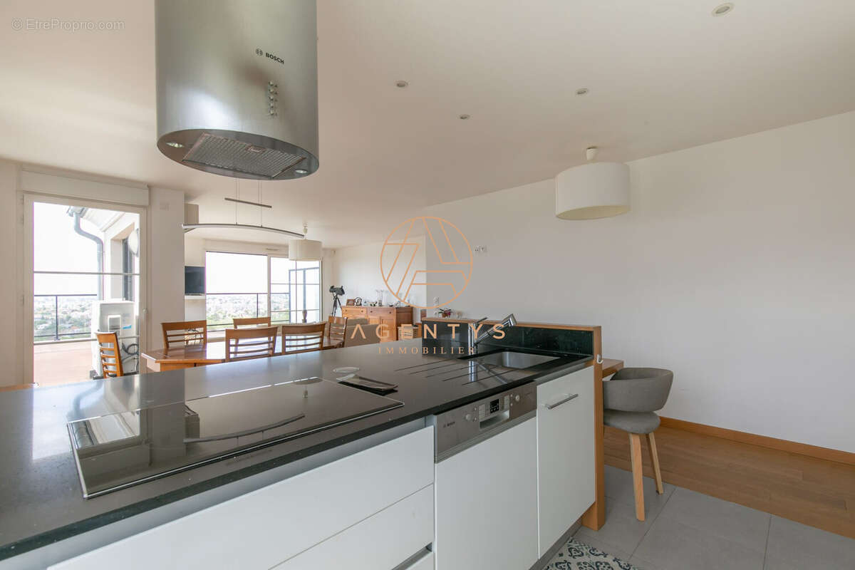 Appartement à CHENNEVIERES-SUR-MARNE