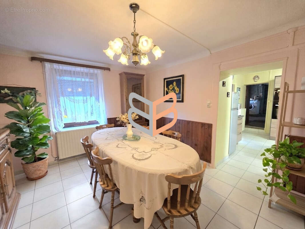 Maison 166 m² à Landres  - photo 2