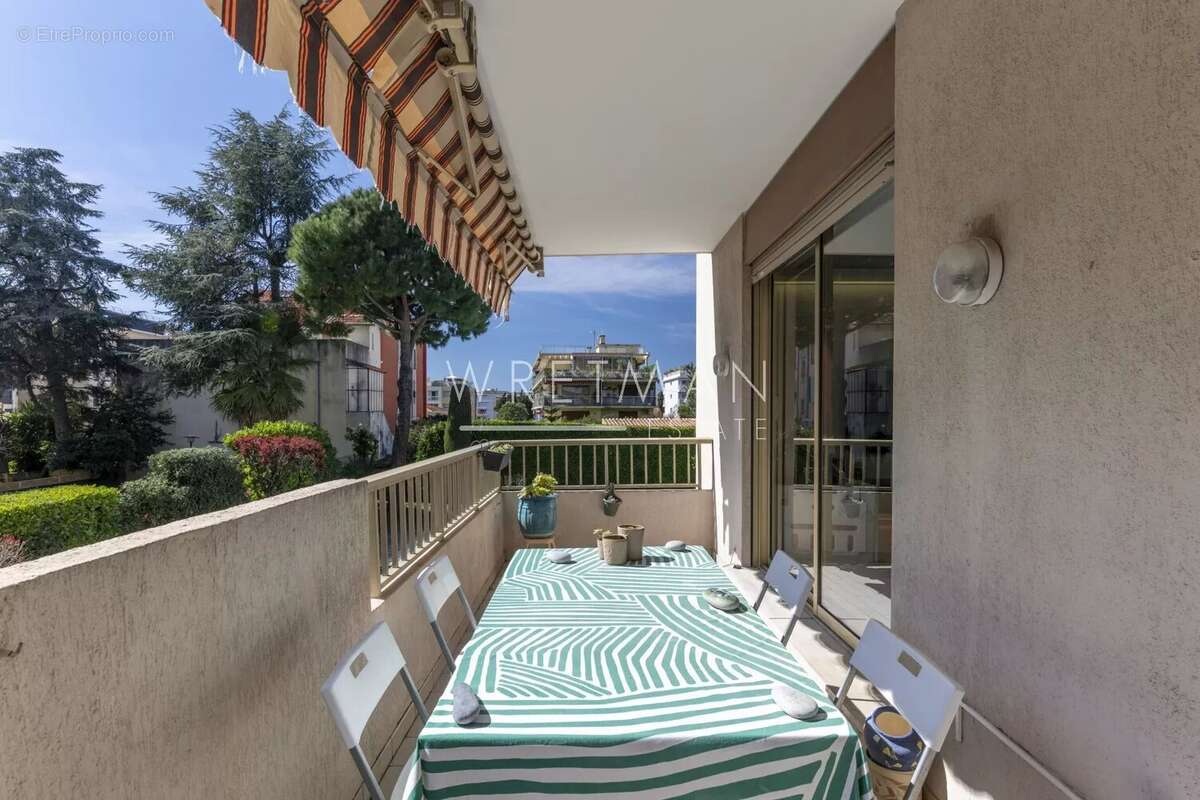 Appartement à SAINT-LAURENT-DU-VAR
