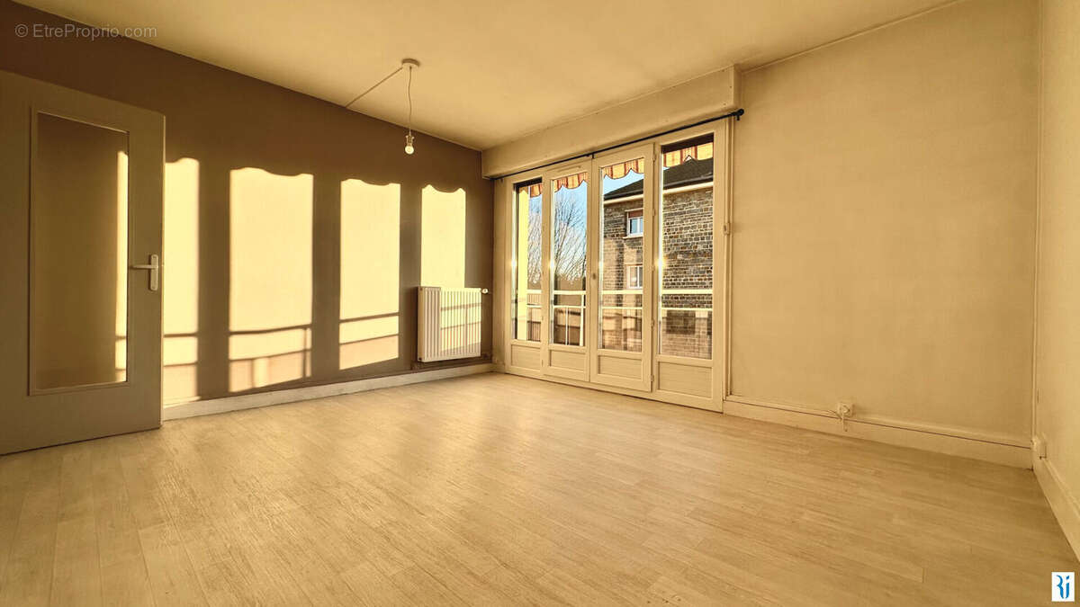 Appartement à PETIT-COURONNE