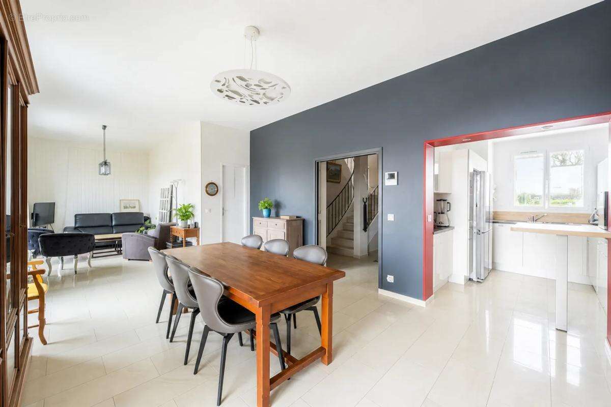 Maison de 7 pièces de 174 m² à Pontoise - photo 4