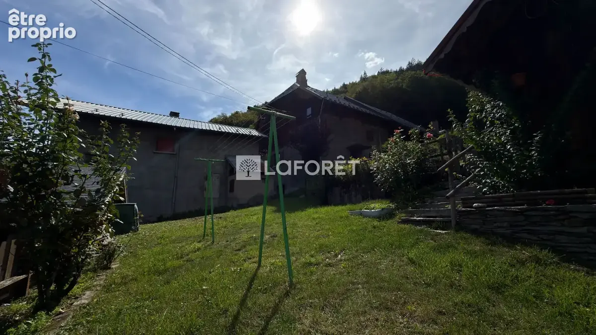 À vendre , maison à rénover au c?ur du village de pussy , la léchère 4 pièces - photo 4