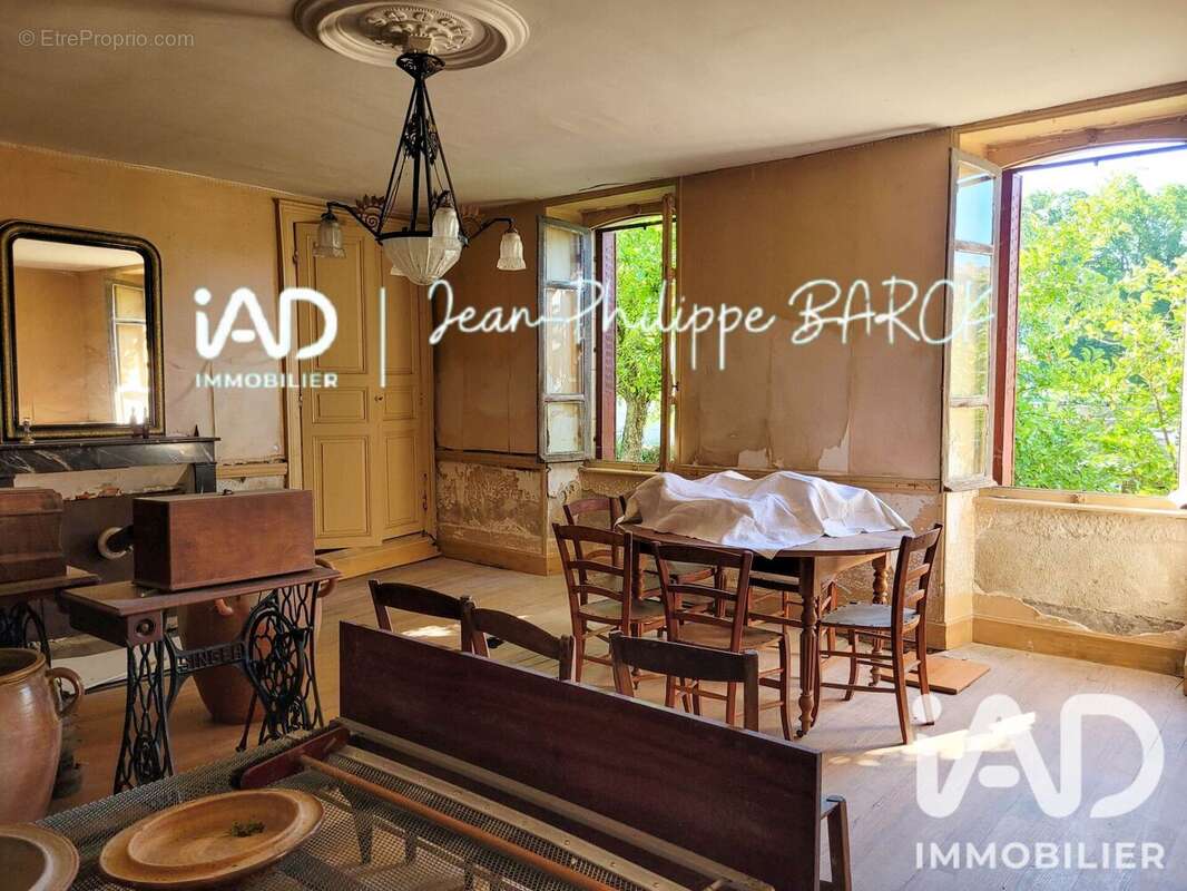 Maison 233 m² à Mazirat  - photo 6