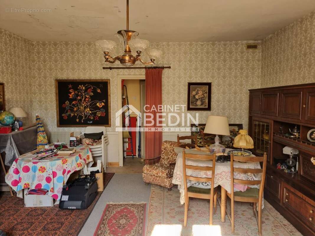 Maison à PUJOLS-SUR-CIRON