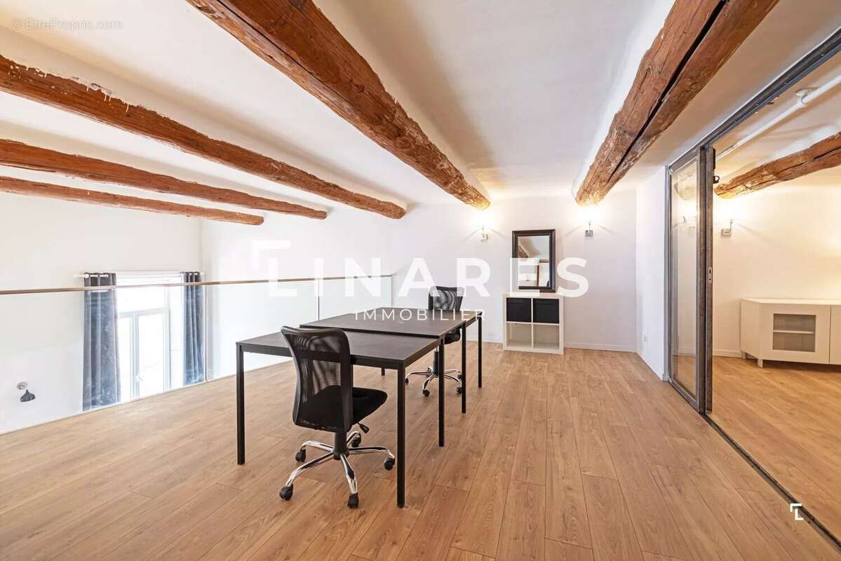 Appartement à MARSEILLE-6E