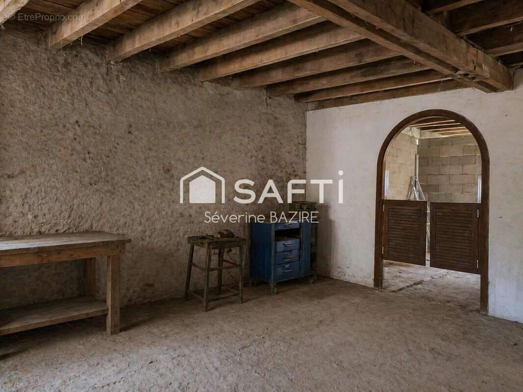Maison 300 m² à Vijon  - photo 7