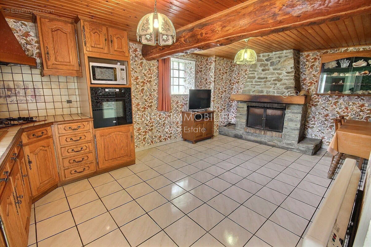 Maison 132 m² à Les Chapelles  - photo 4