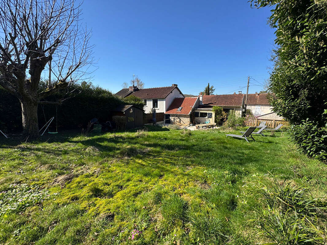 Maison à LES MESNULS