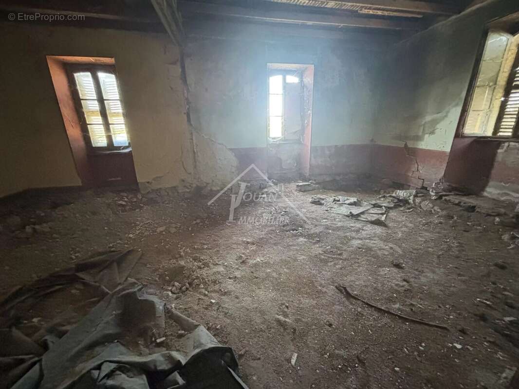Propriété de caractère proche CHARROUX - photo 7