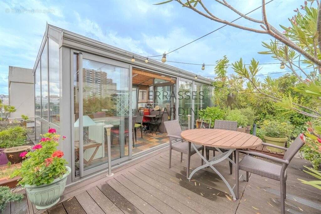 Appartement à LES LILAS