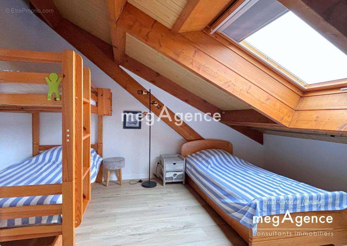 Appartement à JULLOUVILLE