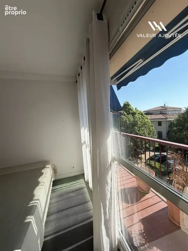 Appartement 4 pièces 77 m² à vendre à Aix-En-Provence (13090) - photo 2