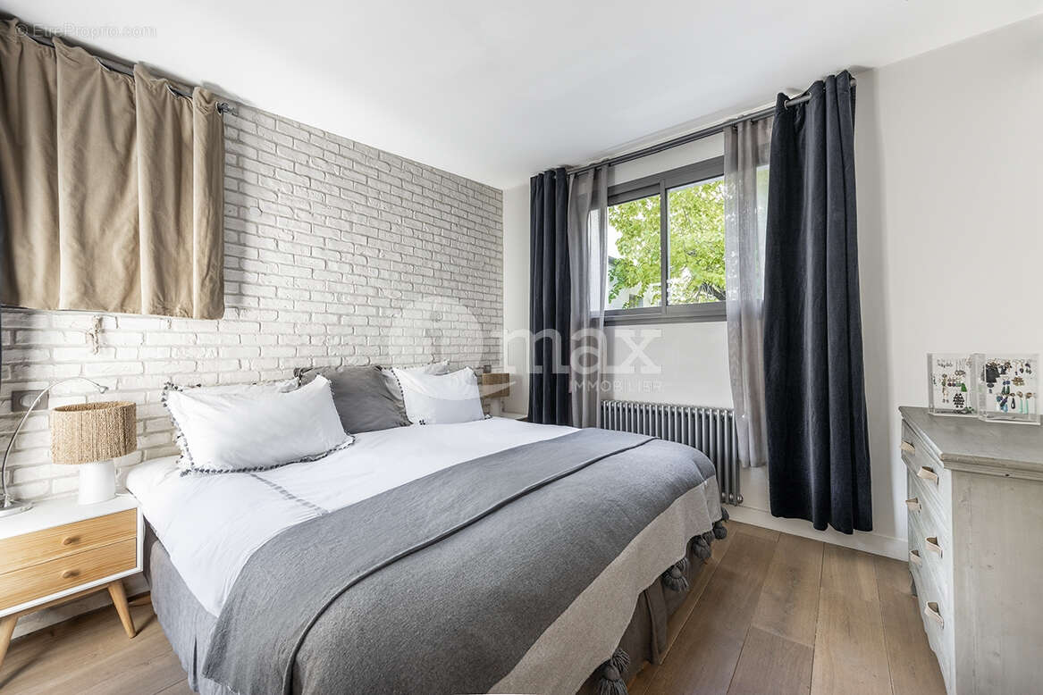 Maison à COURBEVOIE