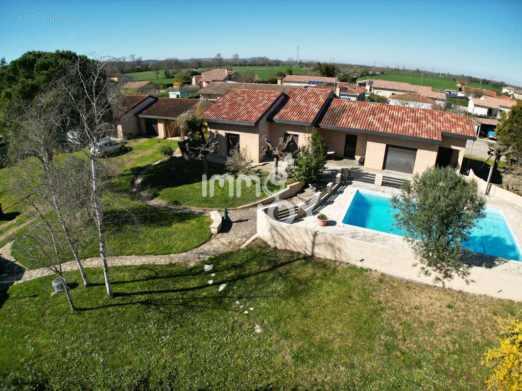 Maison à LA TOUR-DU-CRIEU