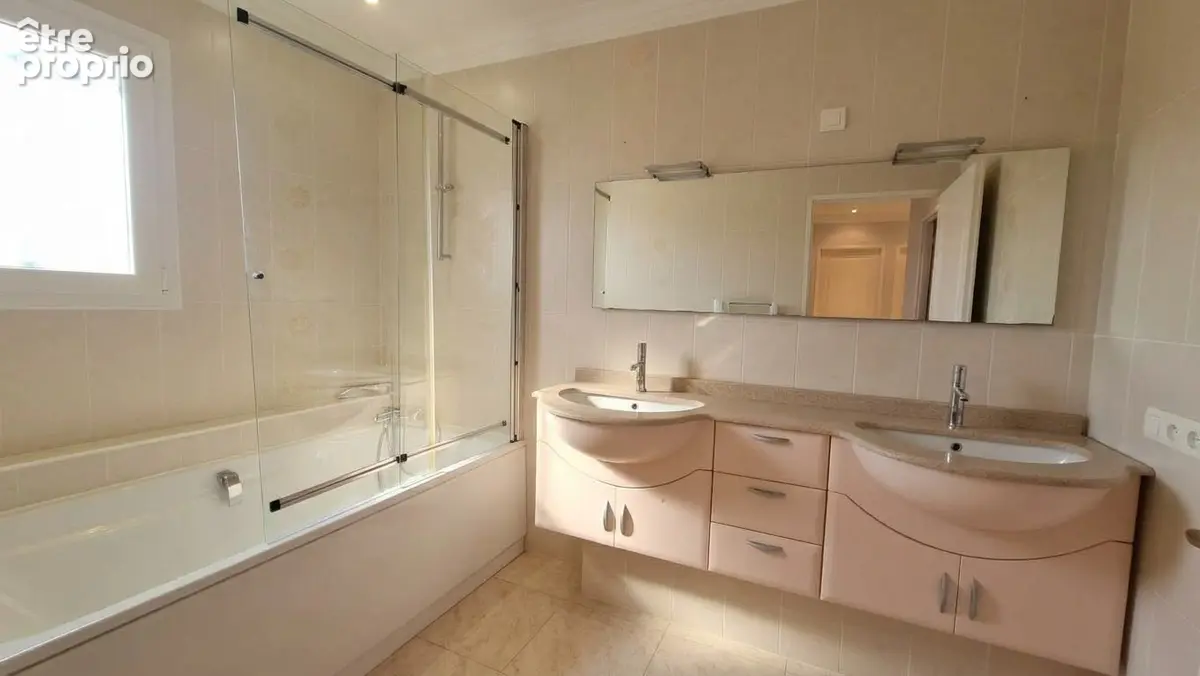 Maison 176 m² habitables et 234 m² entrepôts sur 1132 m² terrain pierrelatte 26700 - photo 12