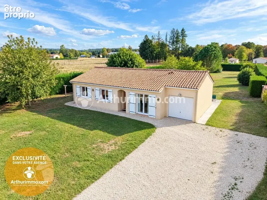 Plain pied 98 m², 5 pièces, 3 chambres - photo 1