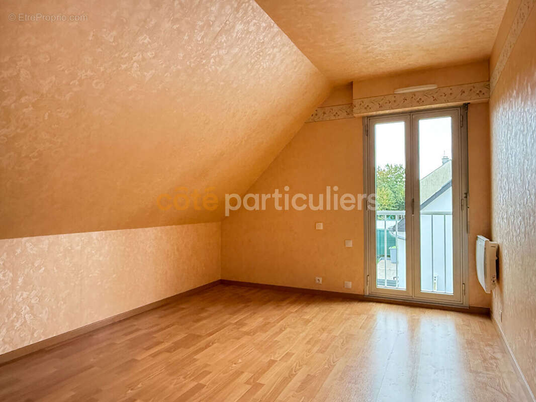 A VENDRE - LAVAL - Maison 4 chambres - photo 10