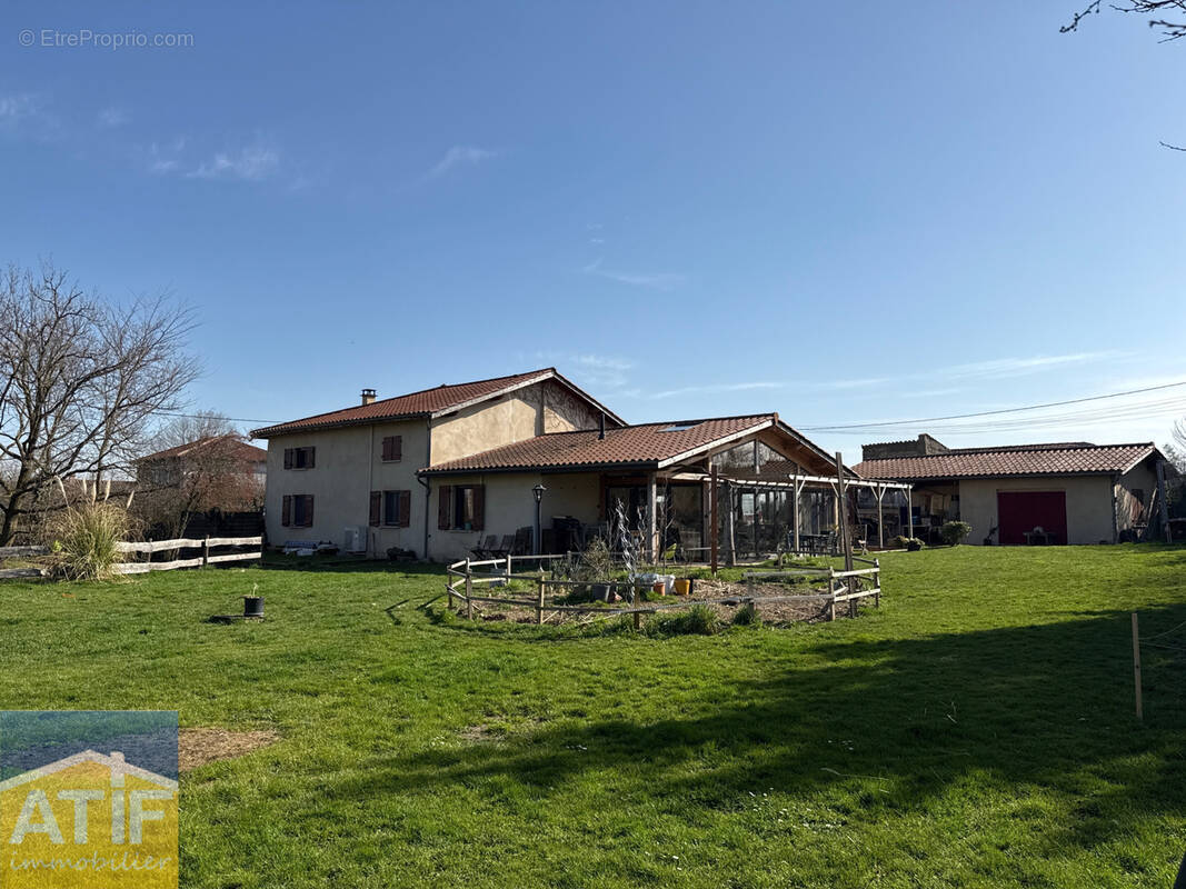 Maison à SAINT-GERMAIN-LAVAL