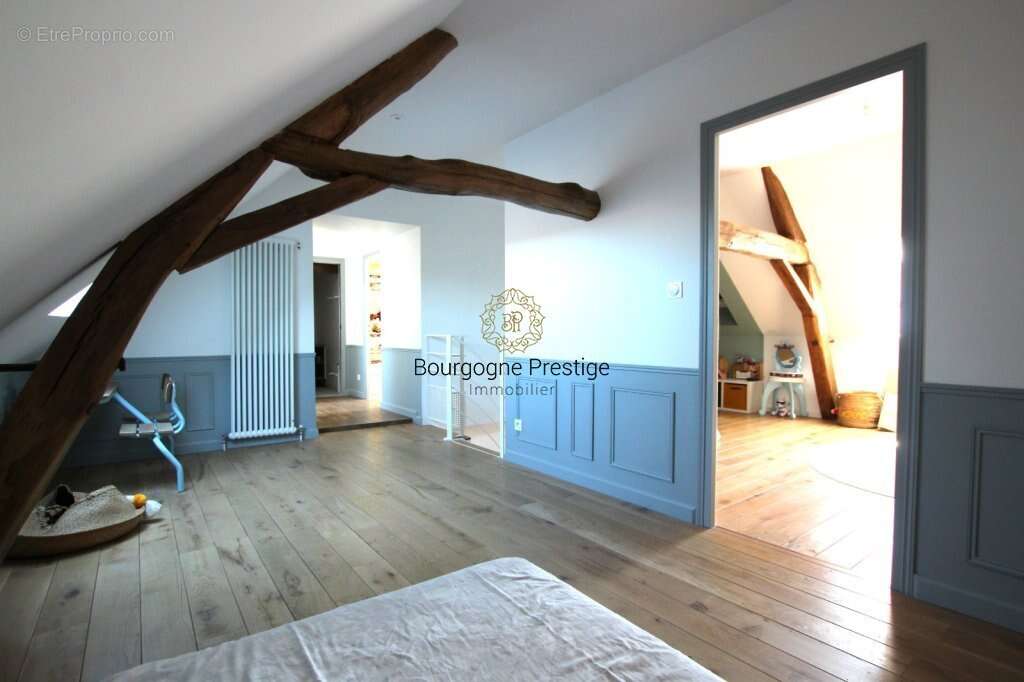 Jolie longere en pierre de 162 m² avec dependances sur un terrain de 1375 m² - photo 10