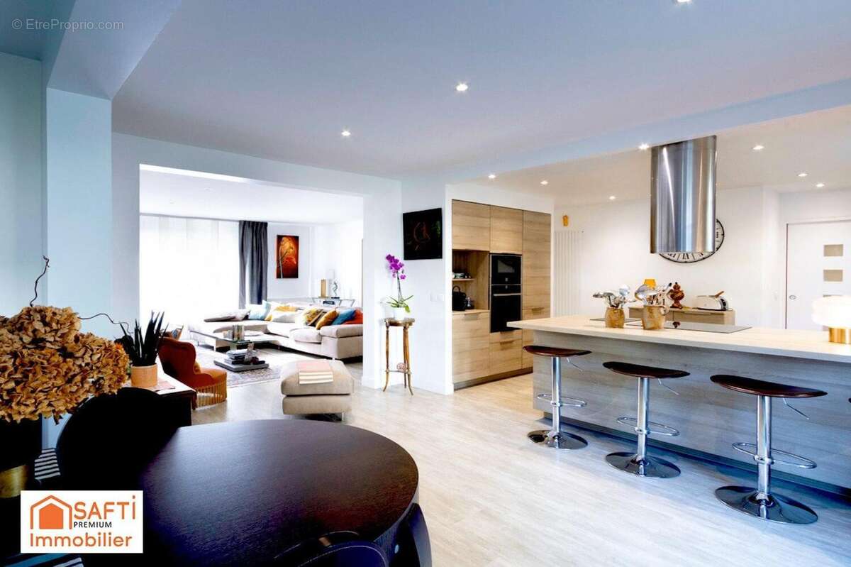 Photo 4 - Maison à VOISINS-LE-BRETONNEUX