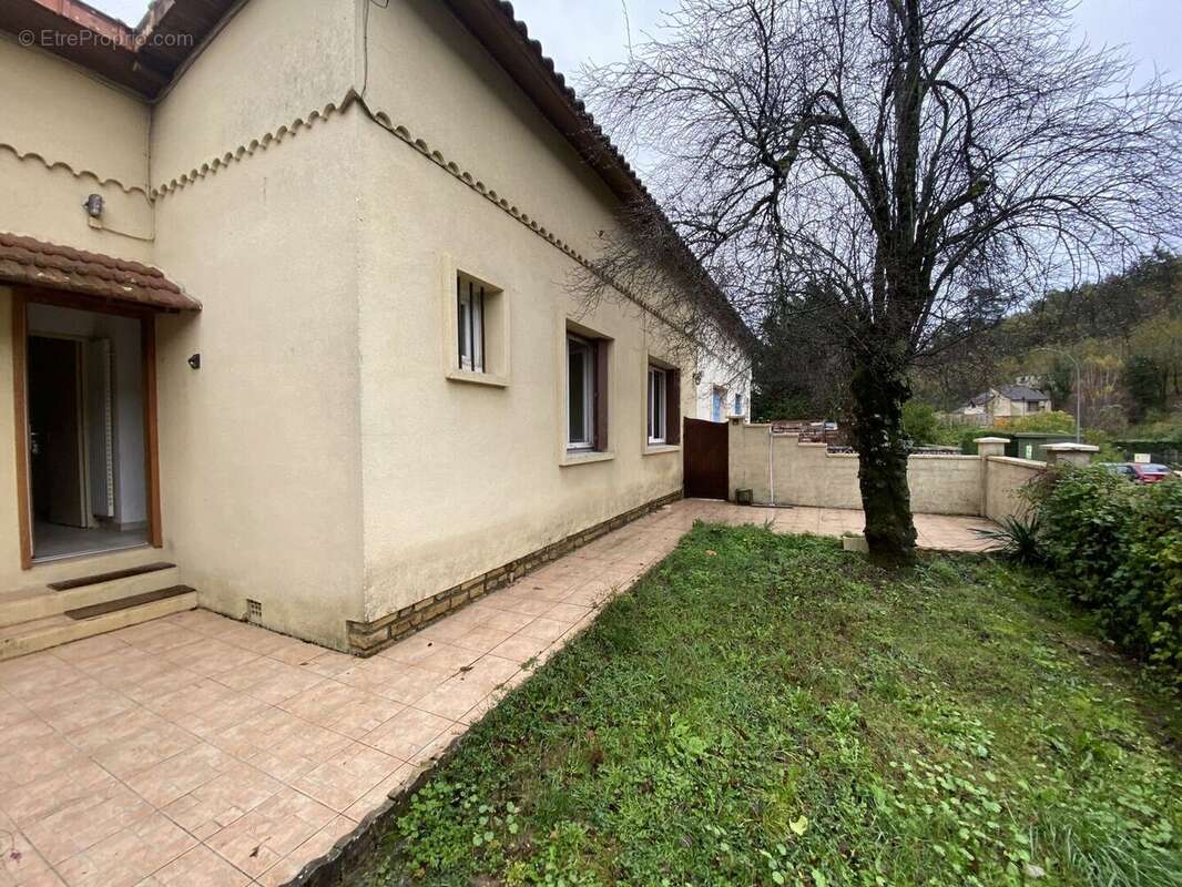 jardin entrée - Maison à ARCAMBAL