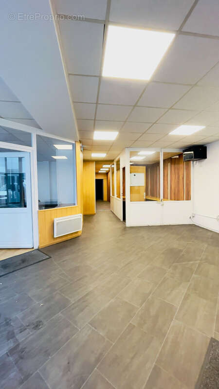 Commerce à COURBEVOIE